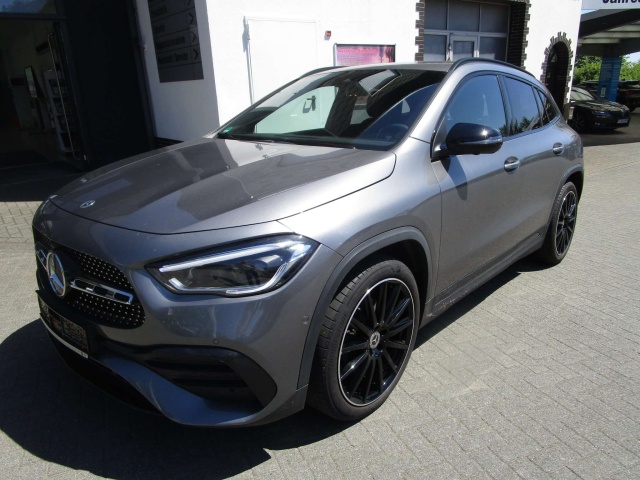 Mercedes-Benz GLA 220