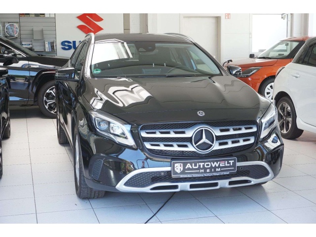 Mercedes-Benz GLA 220