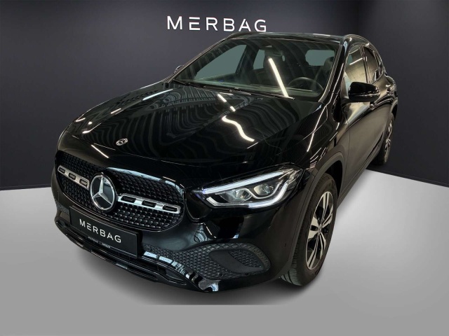 Mercedes-Benz GLA 220