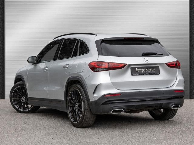 Mercedes-Benz GLA 220
