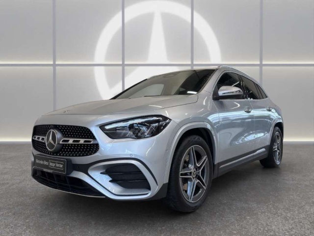Mercedes-Benz GLA 220