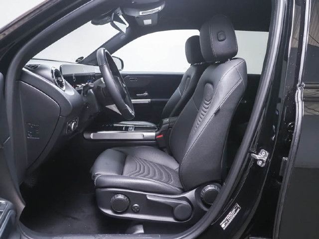 Mercedes-Benz GLB 180