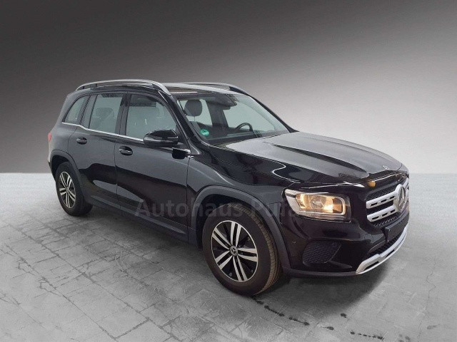 Mercedes-Benz GLB 180