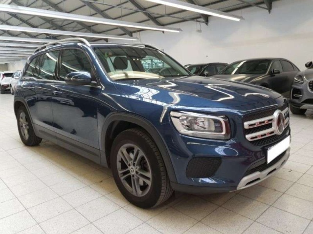 Mercedes-Benz GLB 200