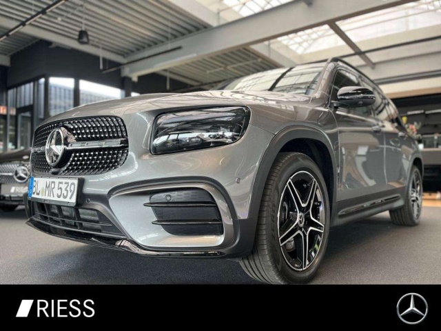 Mercedes-Benz GLB 220