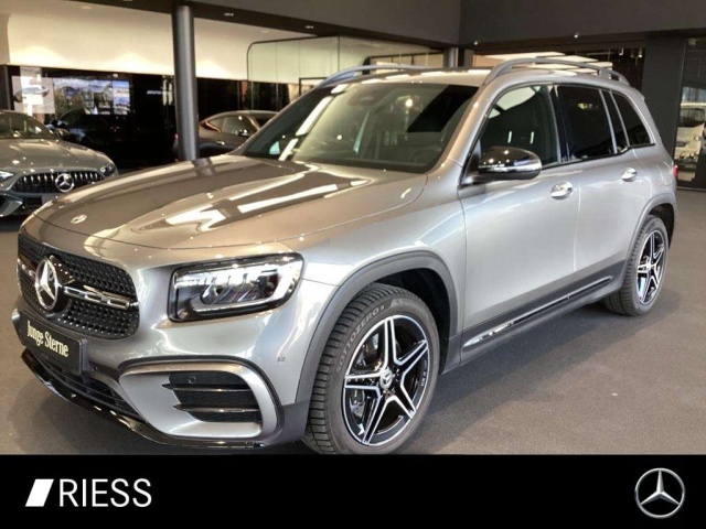 Mercedes-Benz GLB 220