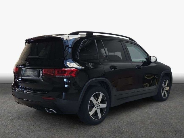 Mercedes-Benz GLB 220
