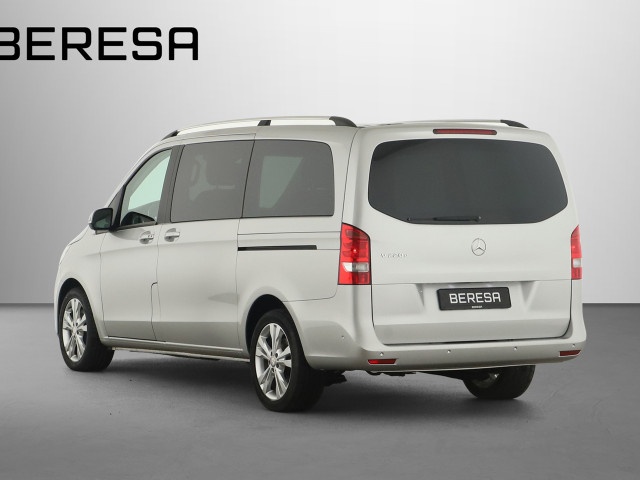 Mercedes-Benz V 220