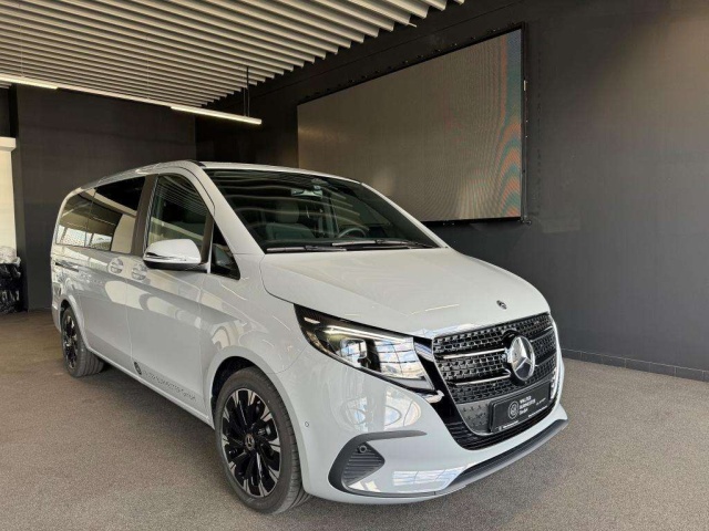 Mercedes-Benz V 220
