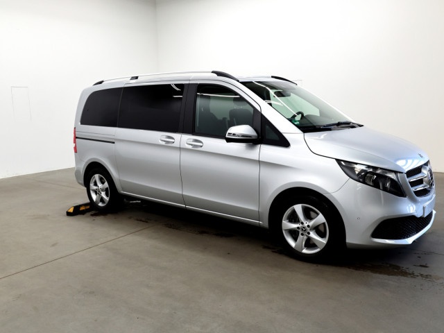Mercedes-Benz V 220