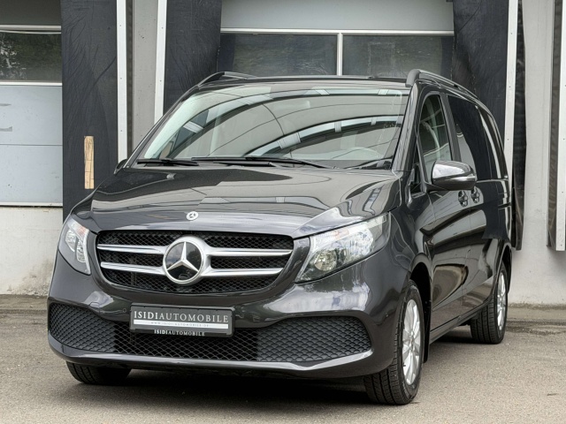 Mercedes-Benz V 220