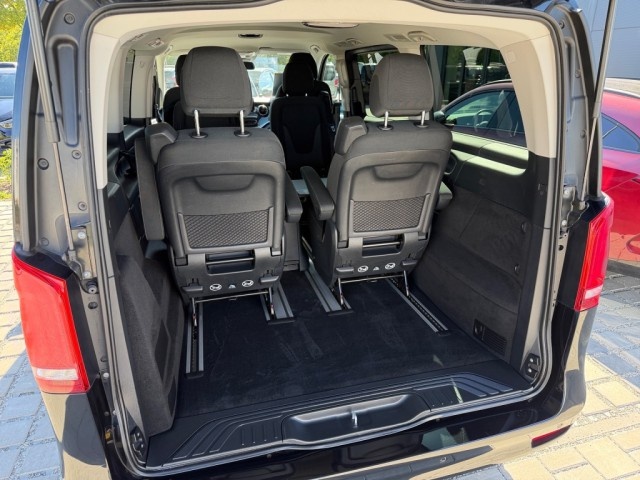 Mercedes-Benz V 220