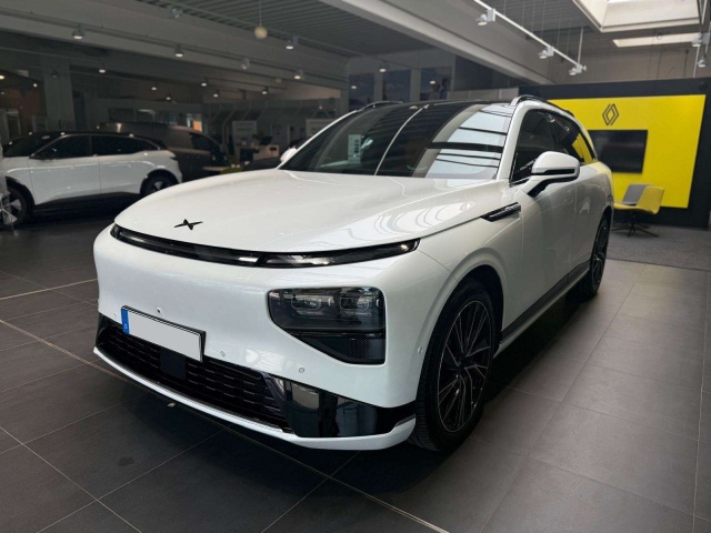 Xpeng G9